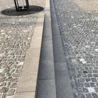 Marches d'escalier flammée et des pavés 8/11